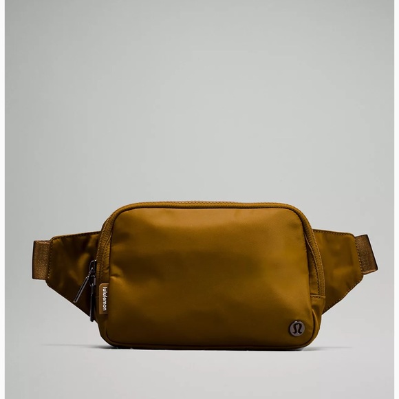 lululemon athletica Handbags - 🍋LULULEMON ATHLETICA | Everywhere Belt Bag Large in Burnt Caramel